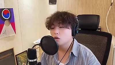 Han Dong-geun Reinterprets 'DOWNPOUR' Through Piano, Conveying Restrained Emotion