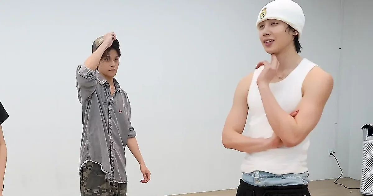 Xikers Performance Unit: "Chính cơ thể tôi là đạo cụ"