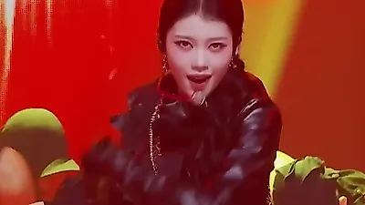 Xiao Ting declares 'I am a legend' in powerful stage performance