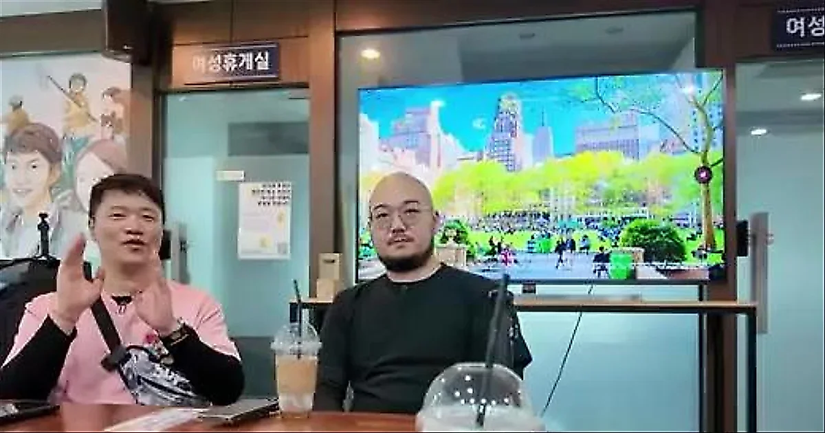 Defconn Takes On Walking Deliveries in Sangam-dong Heat Wave, Voices Respect for Riders