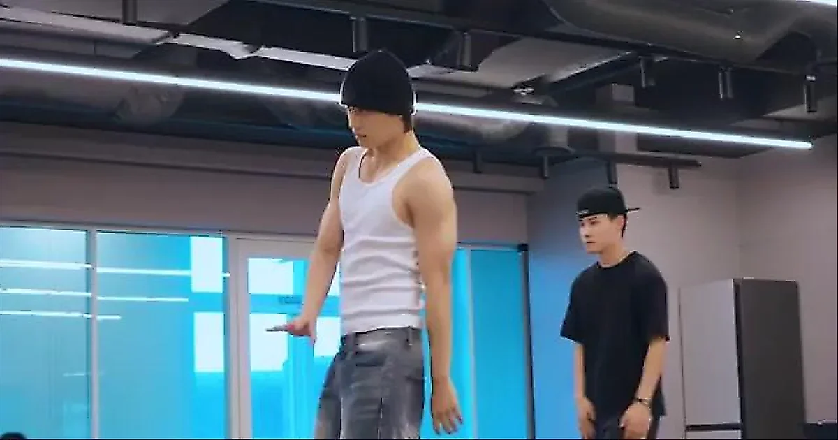 Kai de EXO domina el escenario en Waterbomb 2026 en Busan