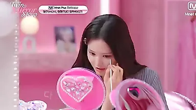 Jeon Somi mentors izna's Jimin in special makeup mission