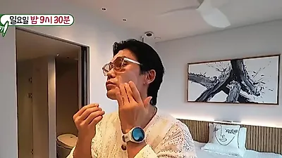 Kim Bum-soo reveals meticulous self-care routine with cosmetic fridge and supplements