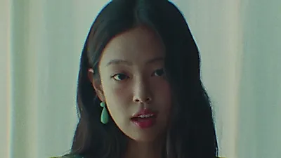 Jennie's 'Less than a Lover' performance video hits 1 million views in two days