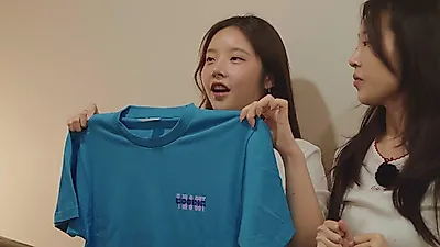 COOING personally designs limited edition concert merch