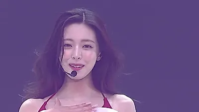 ITZY's Yuna dominates stage with 'Bubble Pop!' performance