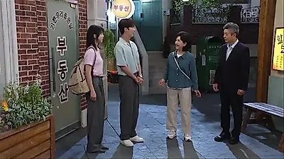 Kim Hye-ok and Sunwoo Jae-duk offer warm comfort to Yun Jong-hun