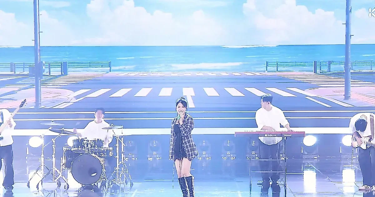 Jeong Eun-ji cautiva con su talento vocal en Show! Music Core