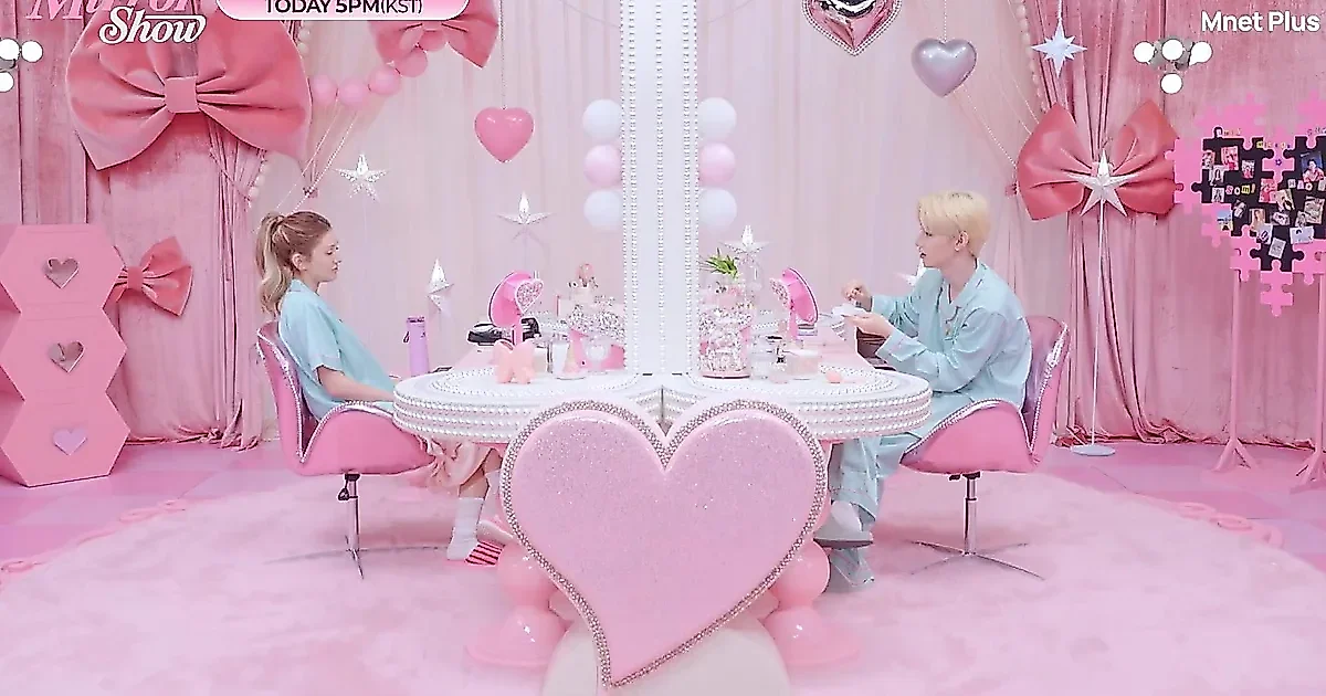 Kim So-mee and Hao search for look-alikes in 'Twin Mirror Show' makeup segment