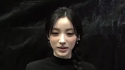 MEOVV shares behind-the-scenes moments at 2026 K-WORLD DREAM AWARDS