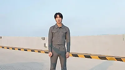 Monsta X 'MAGIC' MV behind-the-scenes: "Money copying is the best magic"