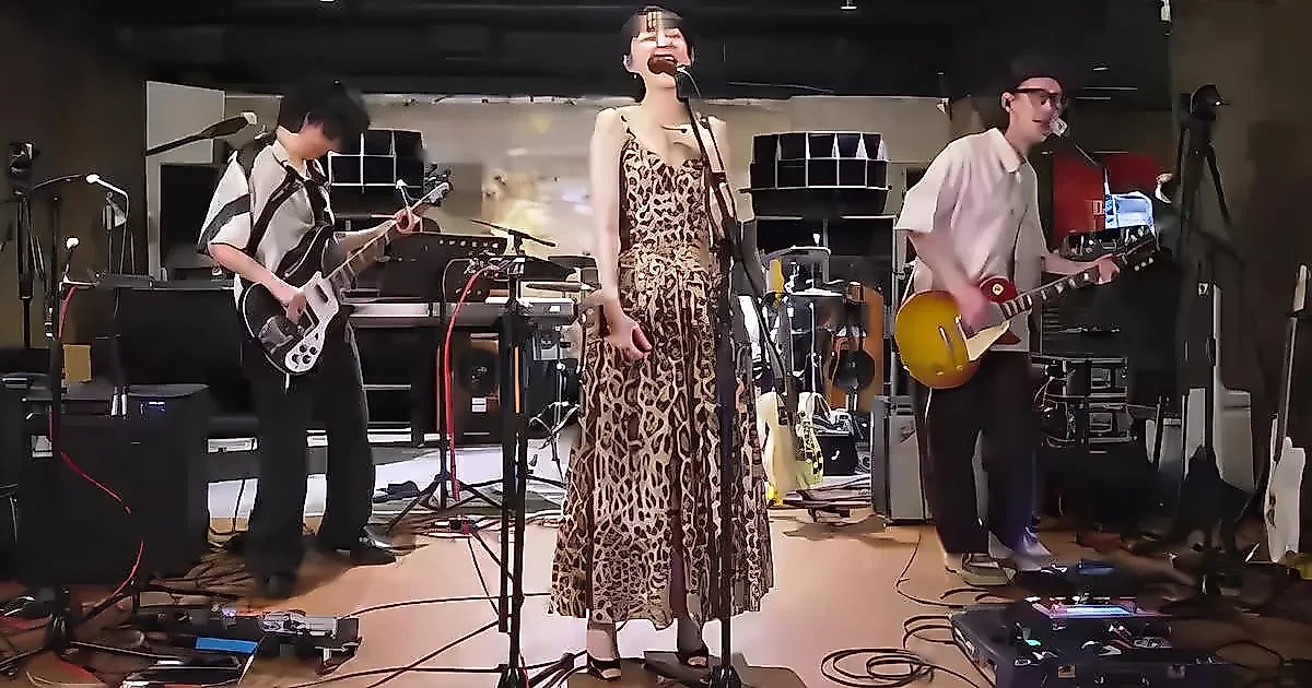 Jaurim delivers powerful 'Rain To Be' live performance