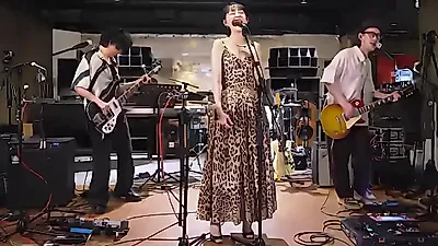 Jaurim delivers powerful 'Rain To Be' live performance