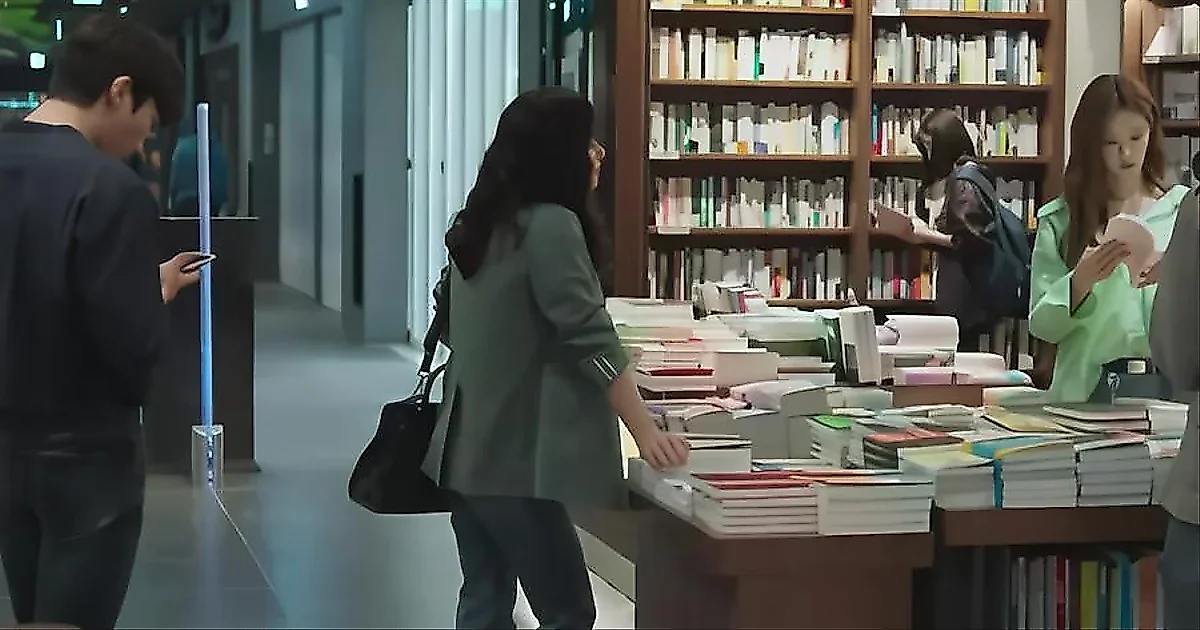 Jeon Yeo-been hé lộ hậu trường phim 'Bản Chất Của Lãng Mạn'