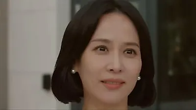 Kim Hye-soo and Cho Yeo-jeong trade thriller tension for laughter on set