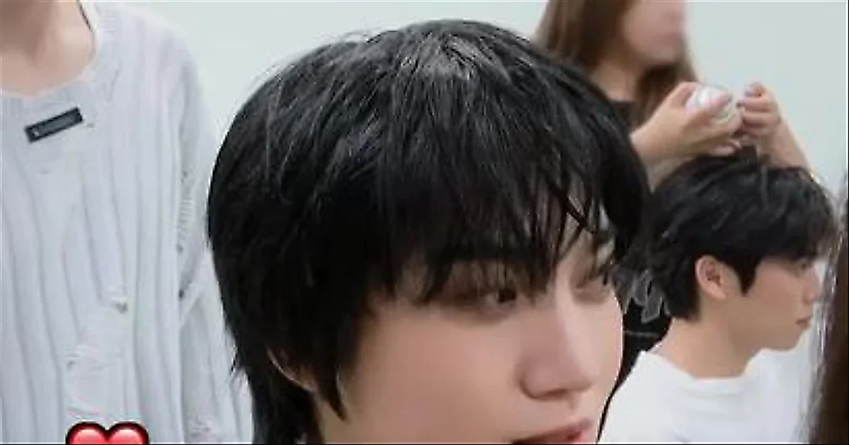 ONF và vụ 'mất tích đồ ăn nhẹ' của Yuto tại phòng chờ âm nhạc