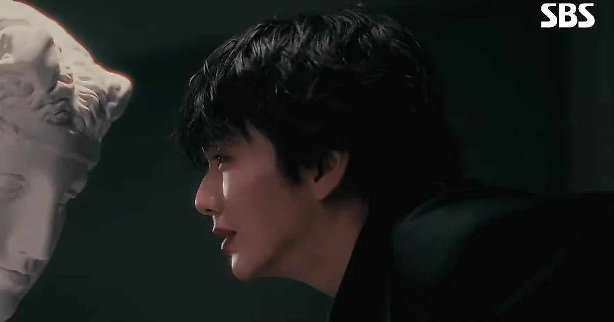 Yu Seung-ho gây ám ảnh với hình tượng mới trong 'Chaebol X Detective 2'