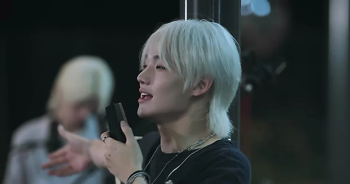 Splayit delivers emotive live performance of 'Last Train' in outdoor studio