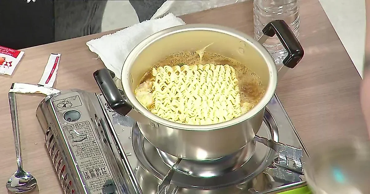 Lee Dae-ho y Kyuwon 'Q' Kim debaten sobre la receta ideal de ramen