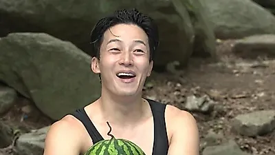 Heo Kyung Hwan's mystery date: Who did he see 'Hope' with?