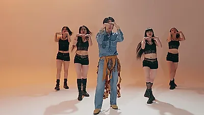 Han Tae-yi showcases powerful presence in 'Life Shot' performance video