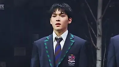 Actor Moon Seong-hyun captures the essence of Todd Anderson in 'Dead Poets Society'