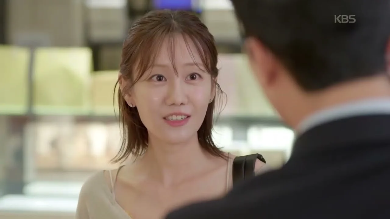 치즈케이크를 향한 실랑이… 드라마 '엄마가 미쳤어요' 속 정민아와 배지완의 대치