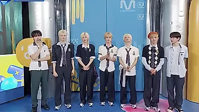 Splayit delivers bold debut greetings to senior MC Sobok-i