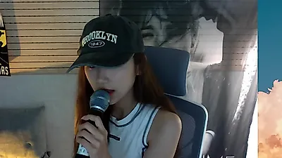 Jeong Hye-rin showcases unique vocal color with DAY6 cover