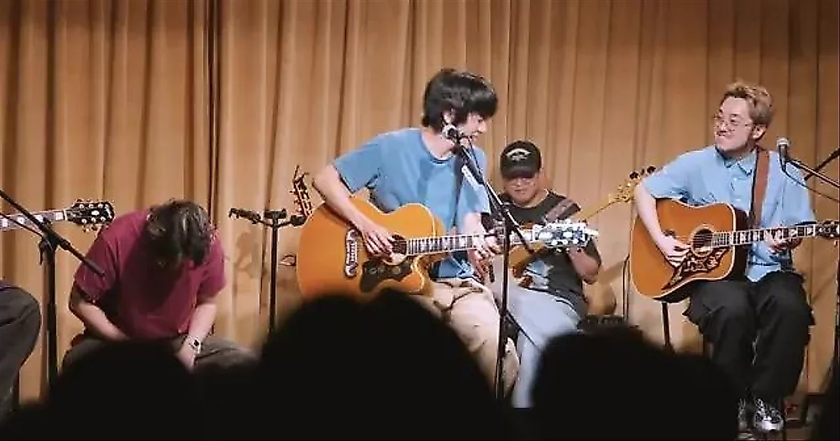 Lee Seung Yoon trình diễn live unplugged 'A Crumpled Day' tại Club Geek