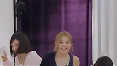 Red Velvet wins dinner menu after dark '5-person 6-leg' mission