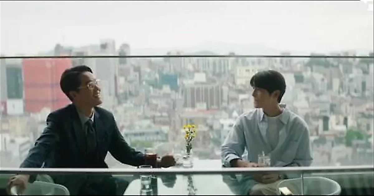 Song Joong-ki and Lee Sung Min's battle of wits: Revisiting 'Reborn Rich'