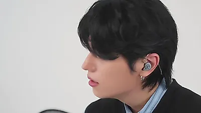 Hans delivers lyrical emotions in 'As Flowers Fade and Bloom' live clip