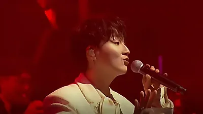 Jo Mingyu delivers a dramatic reinterpretation of 'Padam Padam'