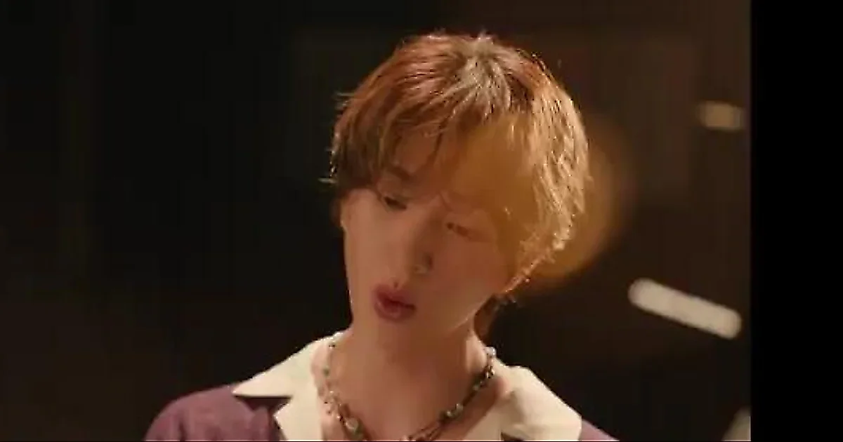 Onew anuncia su comeback con el MV de 'KAKERA'