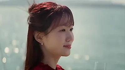 Park Eun-bin faces memory fragments and a missing pendant in 'Spooky Romance'