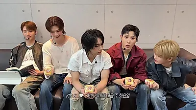 ASC2NT bước vào tuần thứ 2 hoạt động trên các chương trình âm nhạc... Tặng 'Bánh gạo Pizza' làm quà đáp lễ cho người hâm mộ