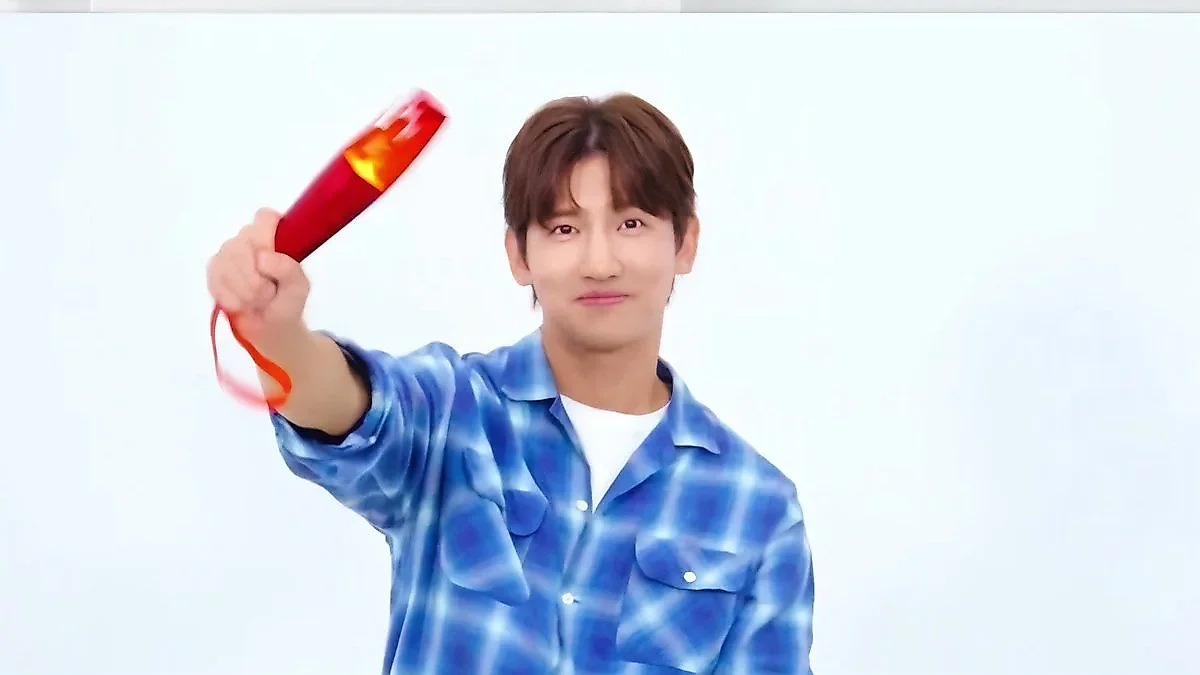 Changmin (TVXQ!) hướng dẫn người hâm mộ cách cổ vũ bài hát mới