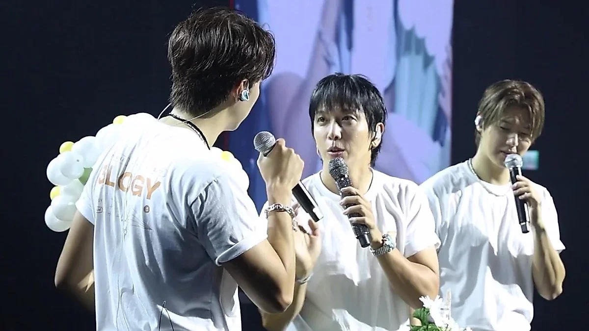 CNBLUE hé lộ hậu trường concert encore 3LOGY tại Busan