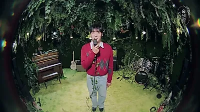 Parc Jae Jung recreates 'The End of the Season', containing melodies from his military days, in a forest live performance