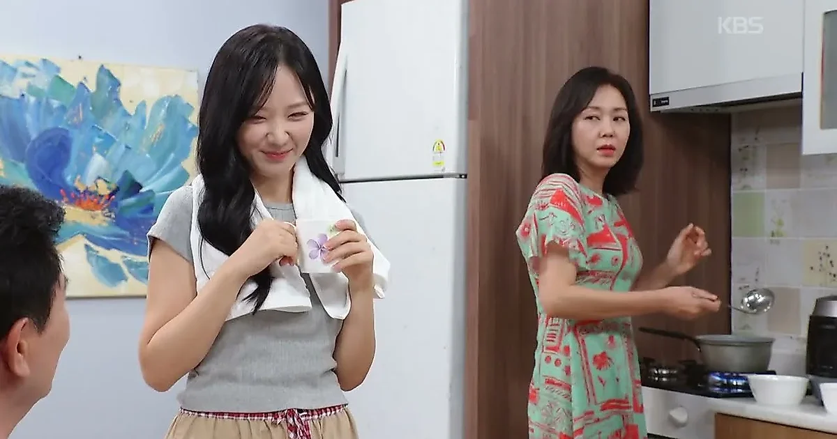 Sinh nhật với canh rong biển đóng gói, khung cảnh buổi sáng của gia đình Lee Han-wi trong phim 'Mẹ phát điên rồi'