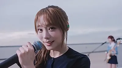 El clip especial de 'Manga juvenil' de QWER supera los 1,000,000 de visitas en solo 2.3 días tras su lanzamiento