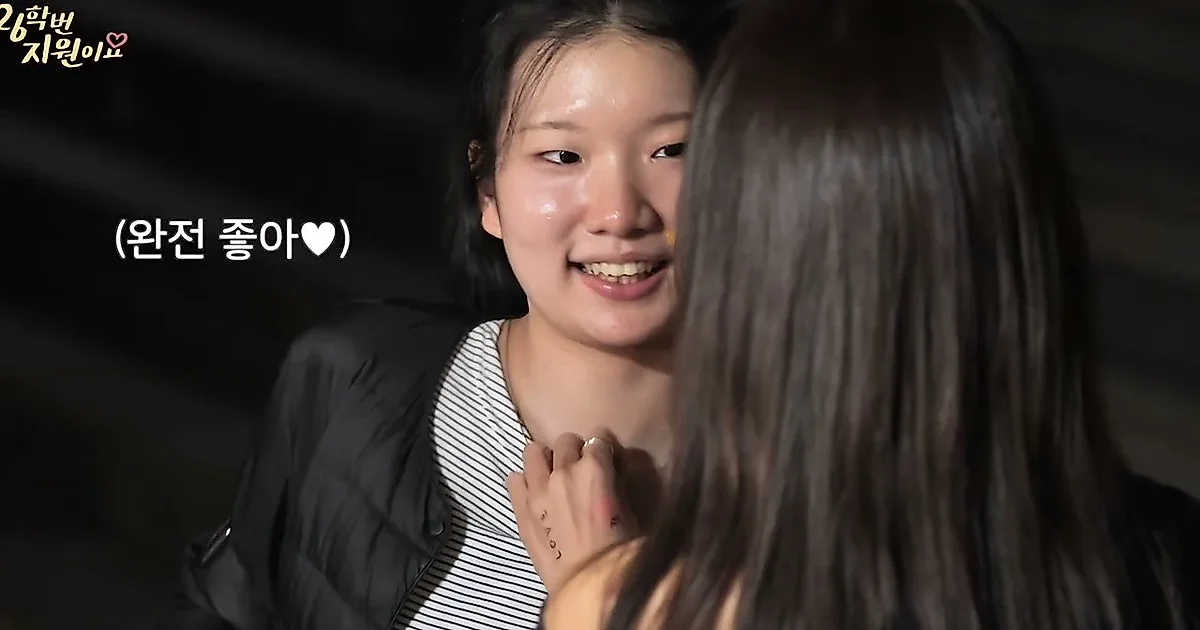 El romance universitario de la actriz Ha Ji-won: gestiona un puesto de pintura facial en el festival de Kyung Hee University