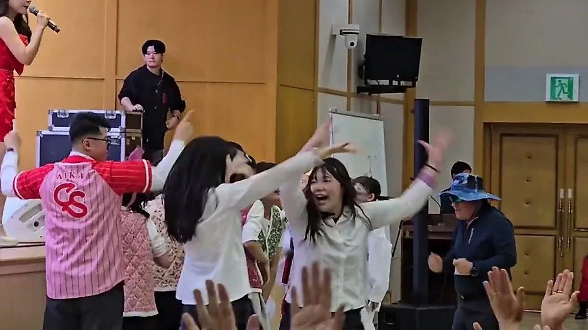 Miss Kim现身忠州歌唱大赛预选并献唱新歌