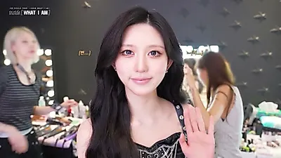 Ngày đầu tiên concert của IVE tại Hồng Kông, cuộc tái ngộ sau 2 năm và tiết lộ trang phục 'hắc hóa'