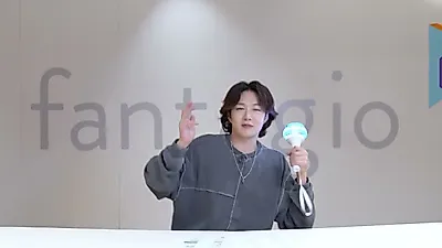 Lee Changsub demuestra personalmente el fanchant de 'Estrella verde' antes de su concierto