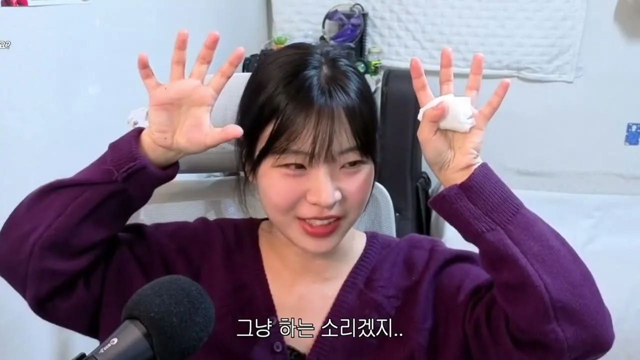 IMSEMO recounts awkward salon chat and onstage prompt-screen mishap on concert day