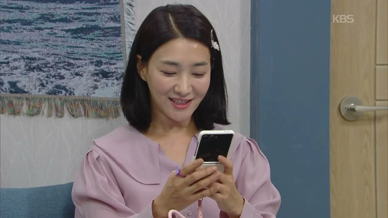 Park Hyeon-jeong's mention of a 'kind older sister' and Seok-jin's situation ahead of opening a shoe brand