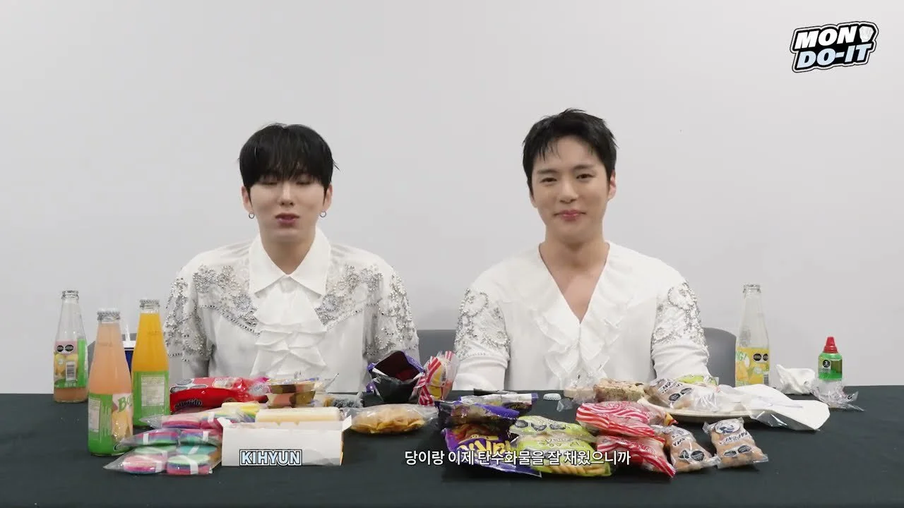 MONSTA X prueba comida local en Monterrey: "Es bueno para recargar azúcar antes del concierto"
