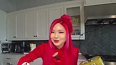 HAchubby se prepara para realizar 'Best Man Competition'... Recibiendo a los invitados con café y aperitivos